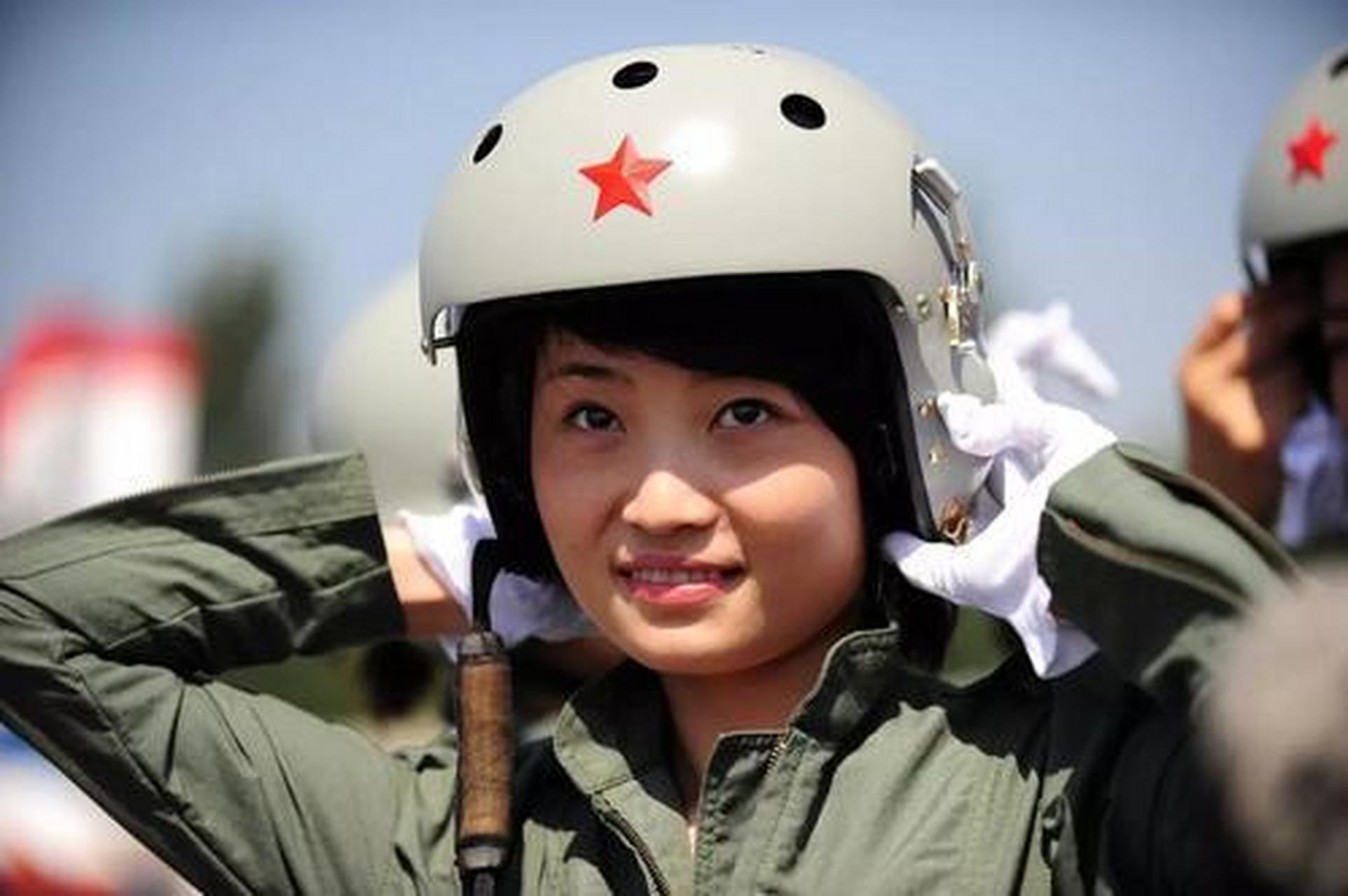 四川女飛行員余旭，英勇無畏的藍天使者，四川女飛行員余旭，藍天的英勇使者