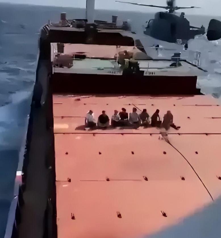 俄羅斯向美軍艦開火，事件背景與SEO解讀，俄羅斯對美軍艦開火事件背景解析與SEO視角解讀