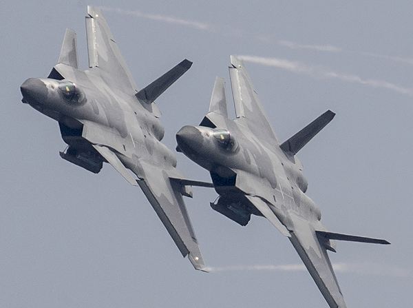 軍事震撼，20架轟炸機傾瀉240枚導彈的力量展示，軍事震撼，20架轟炸機傾瀉導彈力量展示日