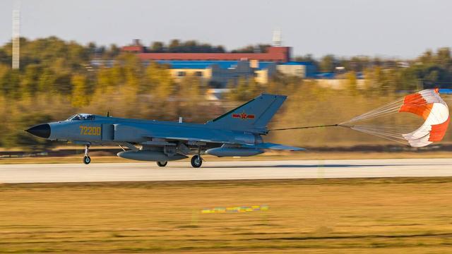 關于2022年殲-7還有多少架的探討，探討，殲-7戰機在2022年的數量概況