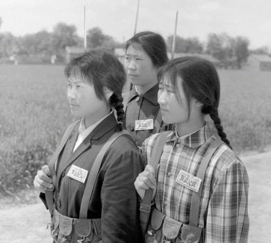 中國女兵老照片，歷史中的巾幗英雄形象展現，中國女兵老照片，歷史巾幗英雄形象展