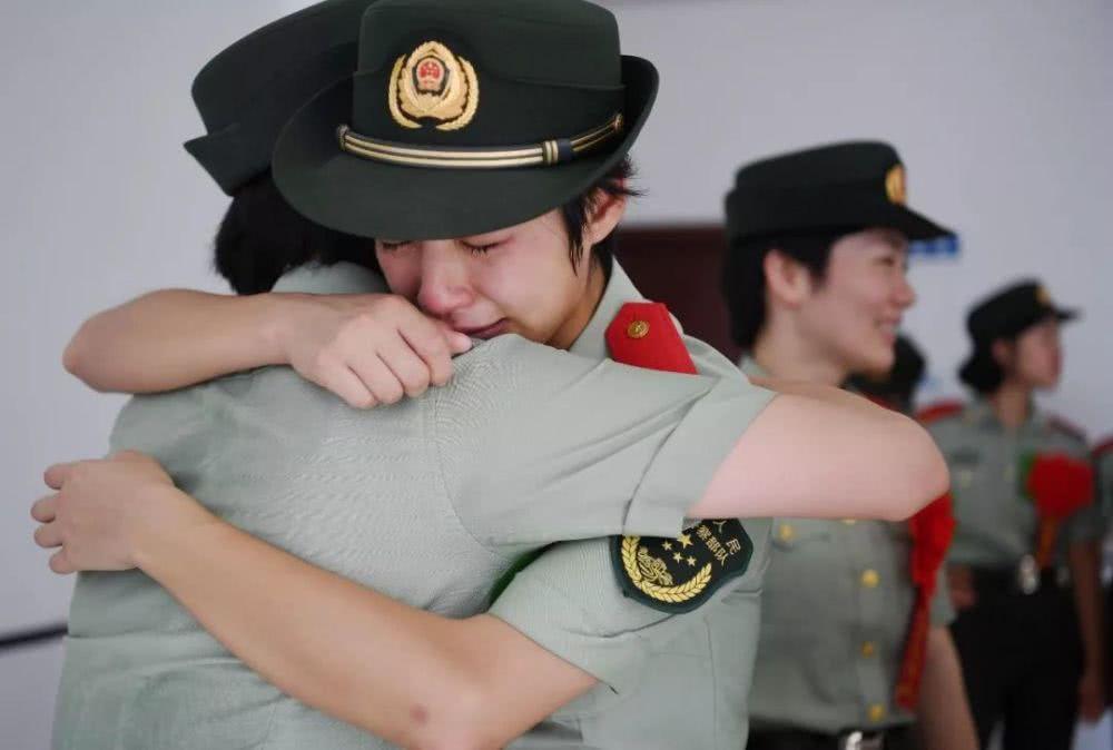 關于21式各軍種八一臂章的探討，關于各軍種八一臂章的探討，深入解析21式臂章特點