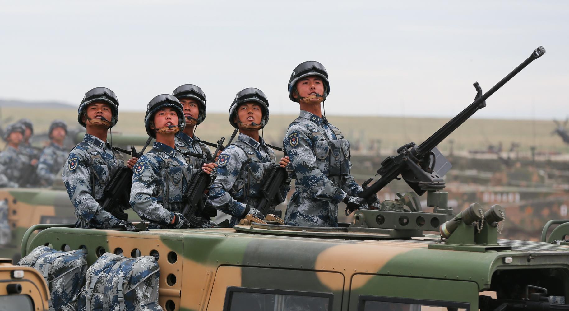 建軍90年閱兵完整版，回顧歷史，展望未來，建軍90年閱兵回顧，歷史印記與未來展望