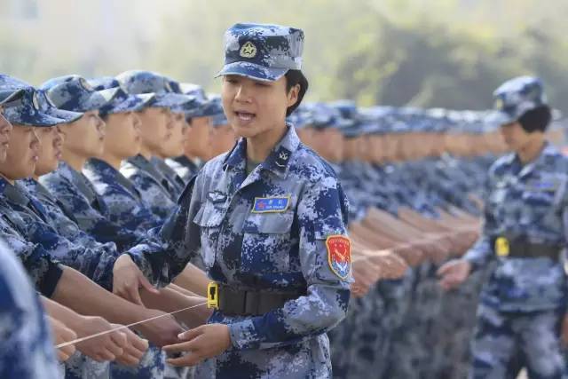 大學(xué)生女兵容易被錄取嗎？解析影響因素與機(jī)會平等，女大學(xué)生兵錄取機(jī)會解析，影響因素與平等權(quán)益探討
