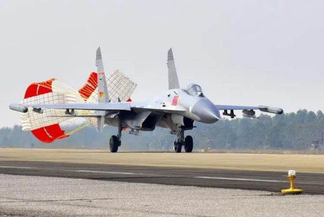 連云港軍用機(jī)場殲-11，揭秘軍事航空的神秘面紗，揭秘連云港軍用機(jī)場殲-11軍事航空的神秘面紗