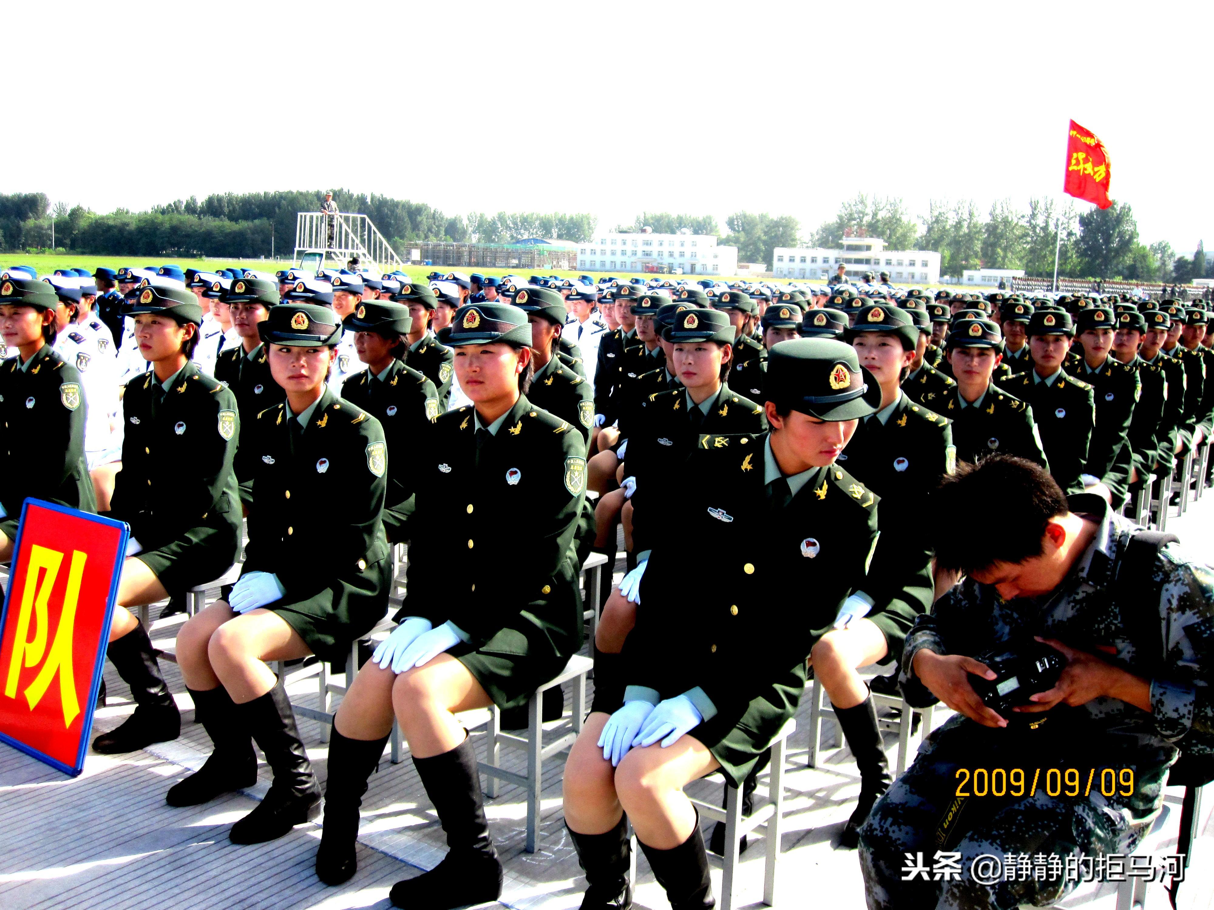 閱兵扭錯頭的士兵怎么樣了？深入了解事件背后的故事，閱兵扭錯頭的士兵后續(xù)如何？事件背后的故事揭秘