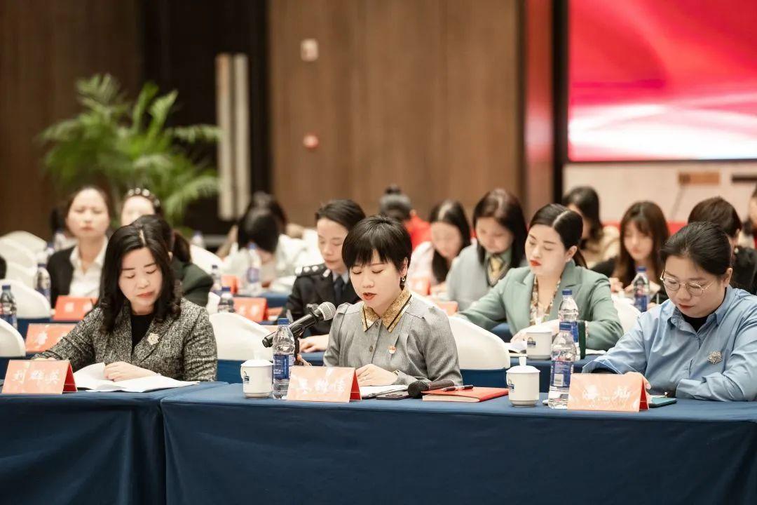 正版管家婆軟件，全面解析其優(yōu)勢與價值，正版管家婆軟件，優(yōu)勢與價值全面解析