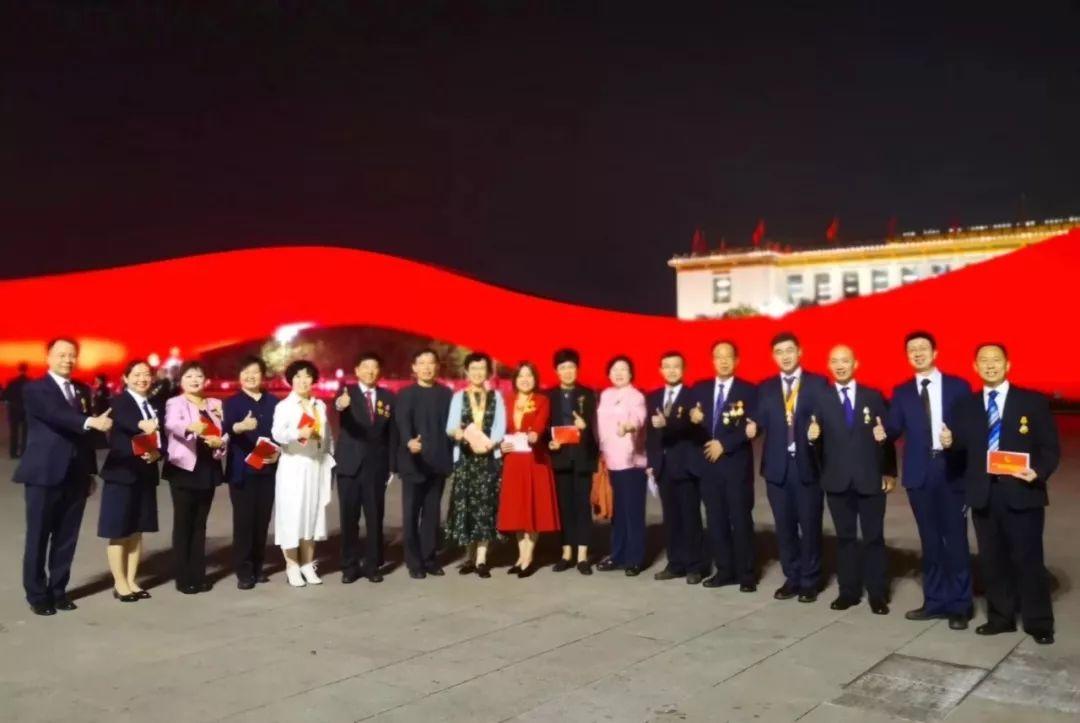 回顧歷史，見證輝煌——2019年國慶閱兵視頻，回顧歷史輝煌，見證時代榮光——國慶閱兵盛典回顧視頻