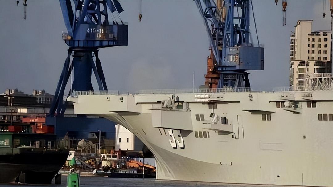 安徽艦——中國海軍的新銳航母力量，中國海軍新銳力量，安徽艦領銜航母編隊