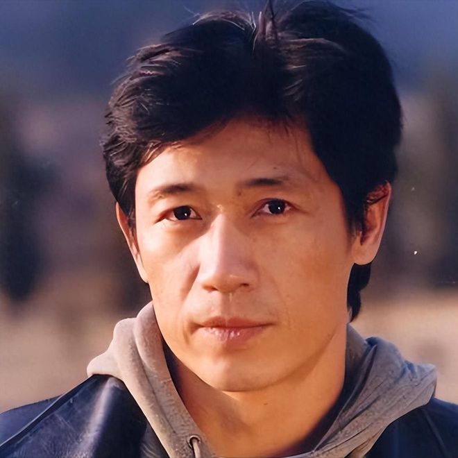 演員石涼的個人資料，深度探索一位才華橫溢的演員之路，石涼，才華橫溢的演員之路深度探索個人檔案