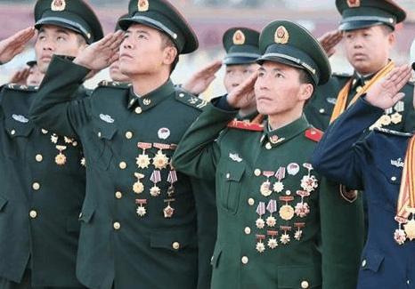 軍士長是什么級別？深入了解軍士長的職責與地位，軍士長的職責與地位，揭秘軍士長的級別與角色