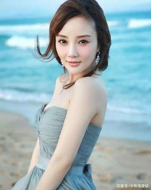 女明星斗星移與李小璐的合成現(xiàn)象,探索背后的故事與真相,女明星斗星移與李小璐,背后的故事與真相揭秘