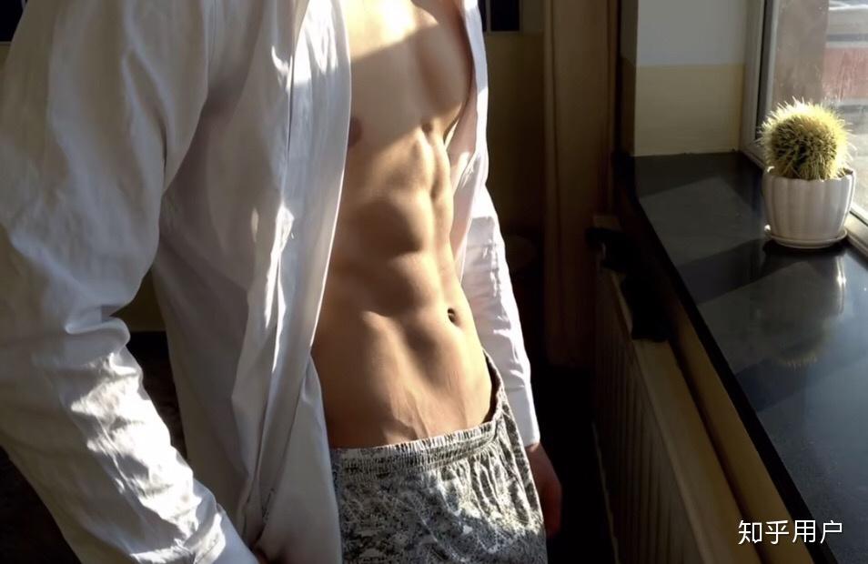 男生眼中的魅力焦點,女生最吸引人的部位探討,男生眼中的魅力焦點與女生吸引力之源,探討最吸引人的部位