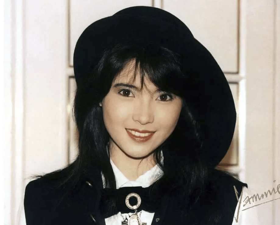 文二哥與十二位璀璨女明星的珍貴瞬間,照片與名字回顧,文二哥與十二位明星的璀璨瞬間,照片與名字回顧之旅