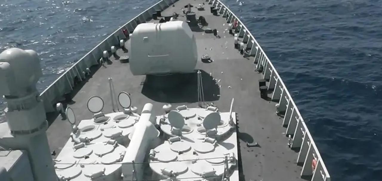 關(guān)于中國海軍女艦長撞美國航母事件,深度解析與反思,中國海軍女艦長與美國航母碰撞事件,深度解讀與反思