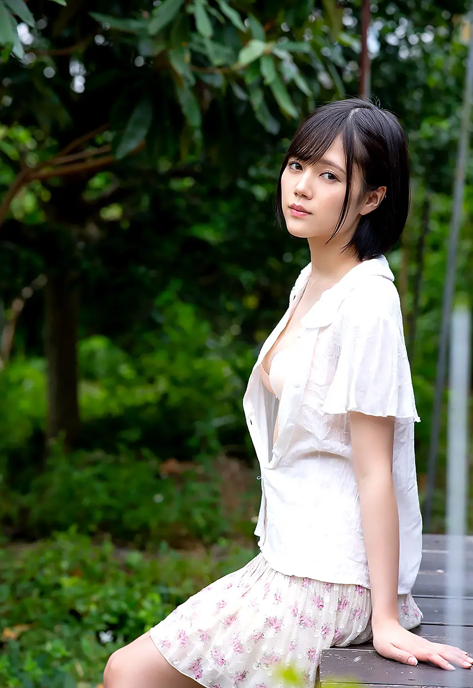 李勤勤個(gè)人資料及圖片簡(jiǎn)介,揭開演藝界的魅力之星,李勤勤演藝生涯揭秘,魅力之星個(gè)人資料及圖片簡(jiǎn)介