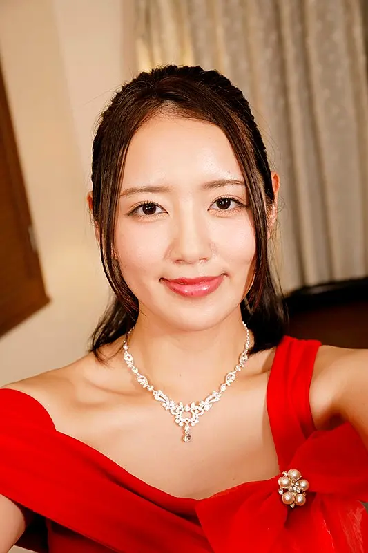 李勤勤個(gè)人資料及圖片簡(jiǎn)介,揭開演藝界的魅力之星,李勤勤演藝生涯揭秘,魅力之星個(gè)人資料及圖片簡(jiǎn)介