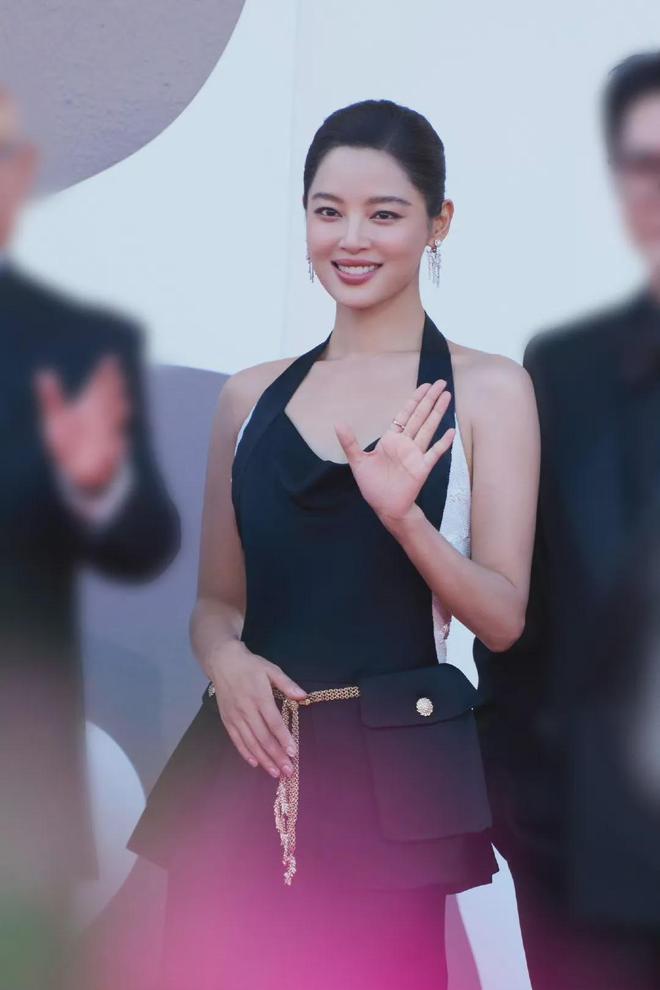 辛芷蕾個(gè)人資料及其神秘老公揭秘,辛芷蕾個(gè)人資料和神秘老公大揭秘