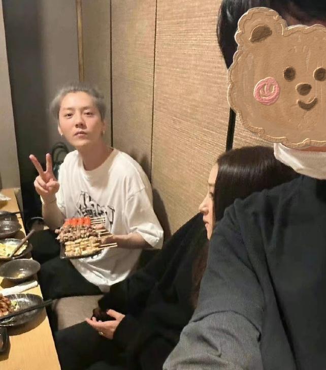 鹿晗與關曉彤的愛情頻率,深度解析他們的私密話題,鹿晗與關曉彤的愛情解析,私密話題深度探討