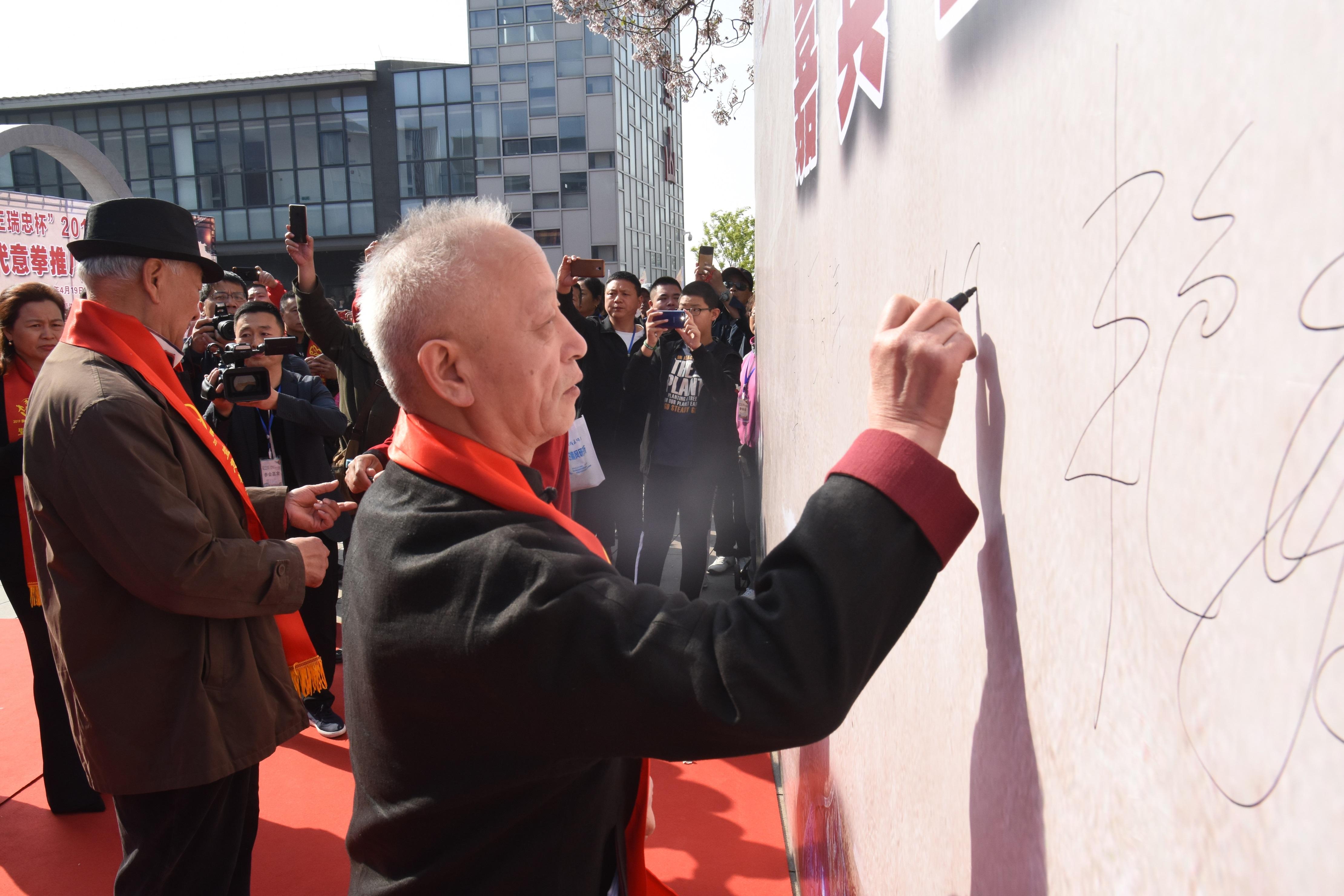 一碼一肖王中王論壇，探索與解析，一碼一肖王中王論壇，深度探索與解析