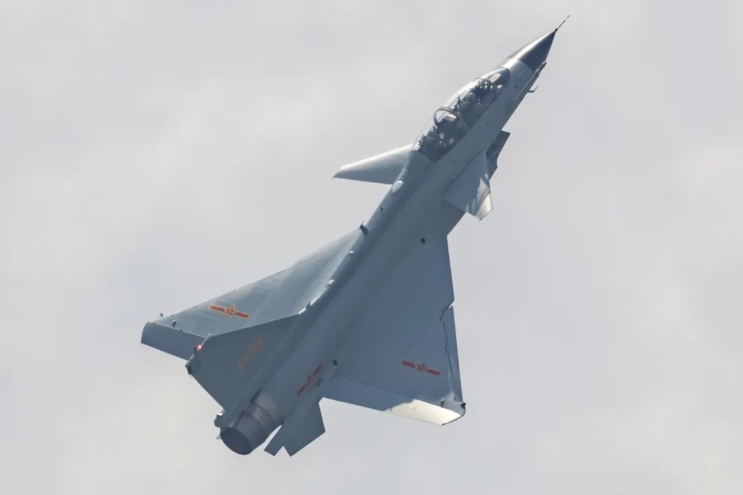 殲-10戰(zhàn)斗機(jī)圖片展示,探索中國空中力量的驕傲,殲-10戰(zhàn)斗機(jī)圖片展示,中國空中力量的榮耀與驕傲