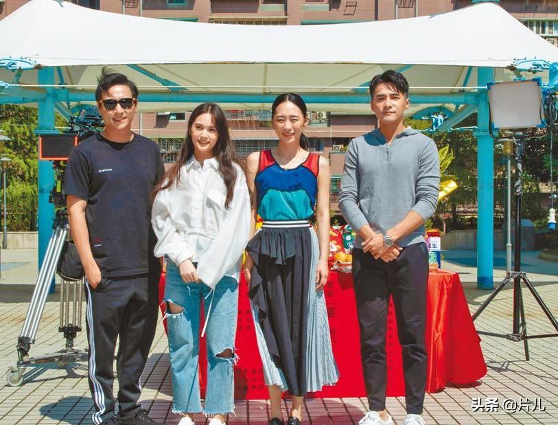 李榮浩楊丞琳結婚照,愛情的美好瞬間定格在照片中,李榮浩楊丞琳甜蜜結婚照,愛情的美好瞬間永恒定格