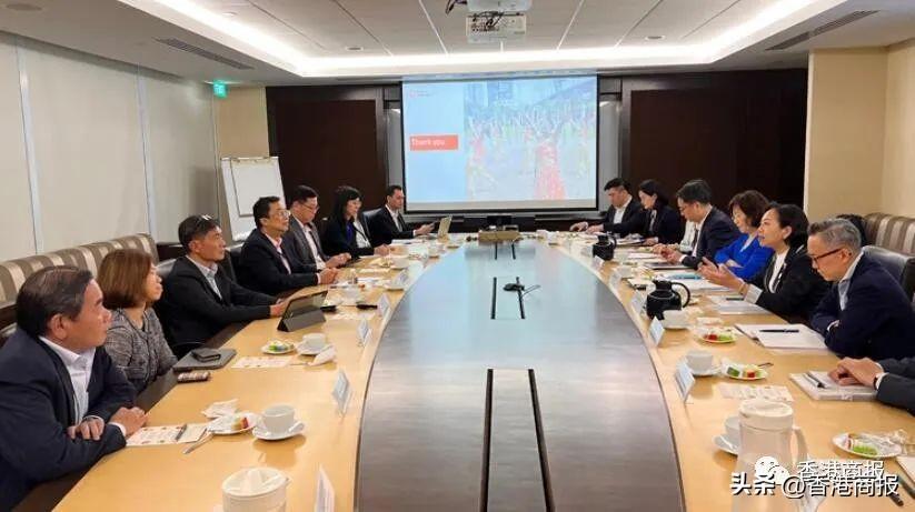 關(guān)于香港正版資料的免費獲取，未來的機遇與挑戰(zhàn)（2025年展望），香港正版資料的未來機遇與挑戰(zhàn)，免費獲取與2025年展望