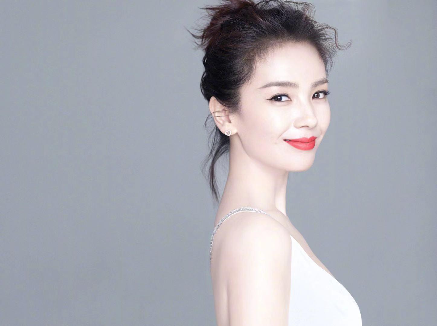 演員王珂為何不溫不火?——深度解析其演藝之路,演員王珂演藝之路解析,為何未能大紅大紫?深度探究其演藝生涯。