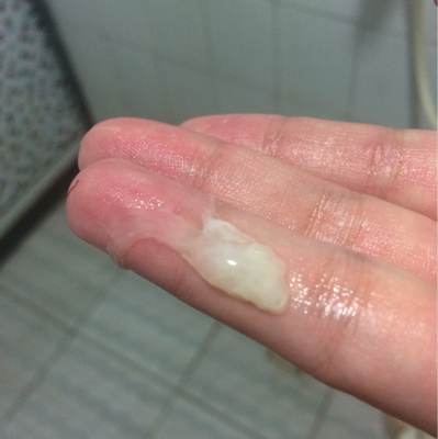 陰部流出來的液體是什么？全面解析女性分泌物，女性陰部流出液體的全面解析，了解女性分泌物成分與特性